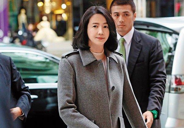 Cô gái cưới con trai tỷ phú, mẹ chồng không cho ngồi cùng mâm, 6 năm sau bà phải hối hận-1