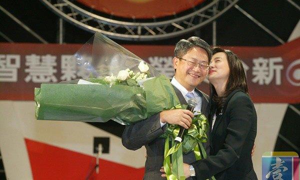 Cô gái cưới con trai tỷ phú, mẹ chồng không cho ngồi cùng mâm, 6 năm sau bà phải hối hận-2