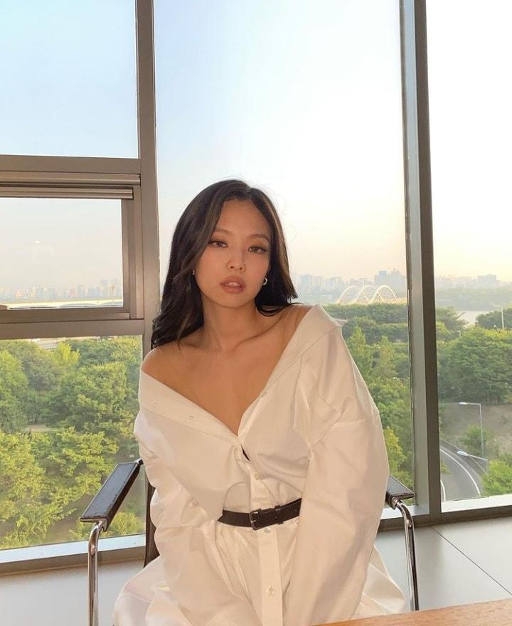 3 dáng pose đặc trưng của Jennie BLACKPINK có ngay ảnh triệu like-12