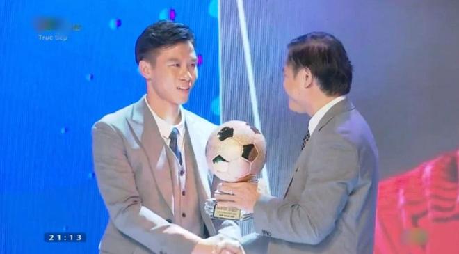 Khoảnh khắc 3 visual làng bóng hội tụ, nhìn muốn quên luôn các anh là bố bỉm sữa-2