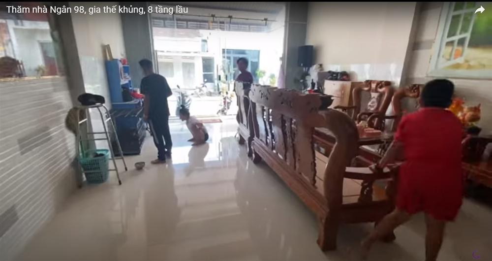 Ngân 98 khoe nhà 8 tầng, khẳng định gia đình giàu nhất thị xã-1