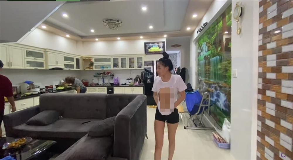 Ngân 98 khoe nhà 8 tầng, khẳng định gia đình giàu nhất thị xã-6