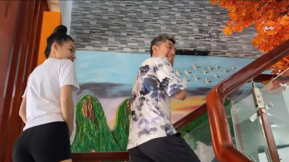 Ngân 98 khoe nhà 8 tầng, khẳng định gia đình giàu nhất thị xã-8