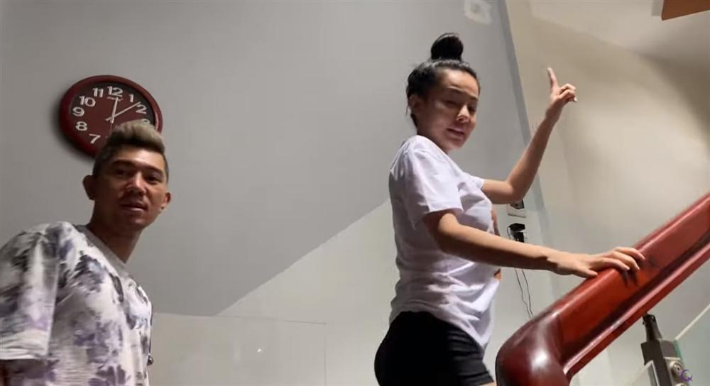 Ngân 98 khoe nhà 8 tầng, khẳng định gia đình giàu nhất thị xã-11