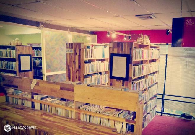 Bao trọn không gian yên tĩnh với những quán cafe sách ở Sài Gòn-4