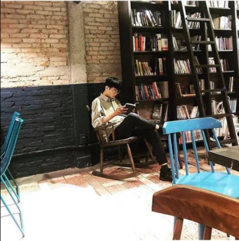 Bao trọn không gian yên tĩnh với những quán cafe sách ở Sài Gòn-11