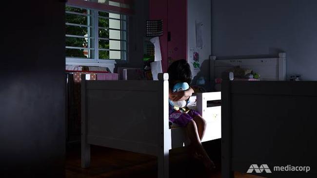 Nhờ cha dượng bôi thuốc, cô gái tự đẩy mình vào bi kịch ám ảnh 20 năm-1