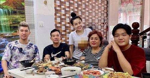 Ngân 98 khoe nhà 8 tầng, khẳng định gia đình giàu nhất thị xã-15