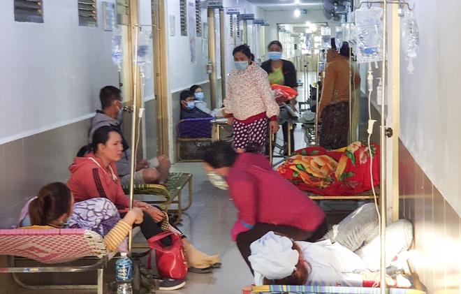 82 công nhân phải nhập viện sau bữa cơm chay-1