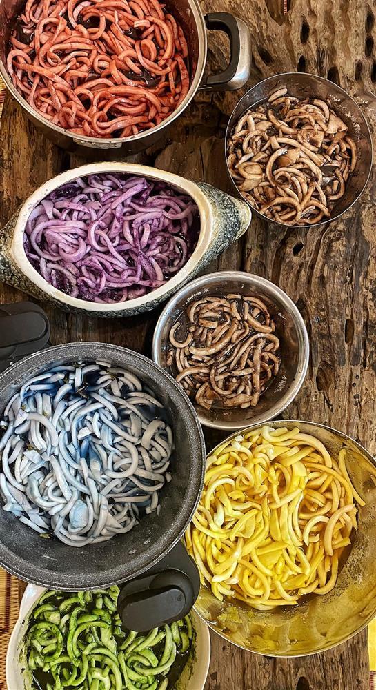 Mẹ Hà Nội chỉ cách làm mứt dừa non ngũ sắc ngon tuyệt cú mèo-4