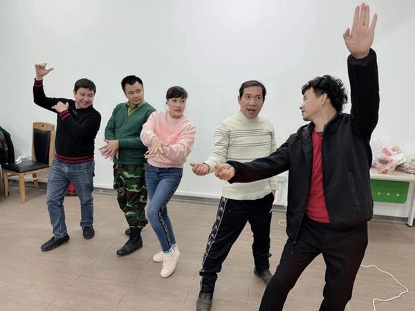 Vũ điệu rửa tay gây sốt toàn cầu xuất hiện trong Táo Quân 2021-2