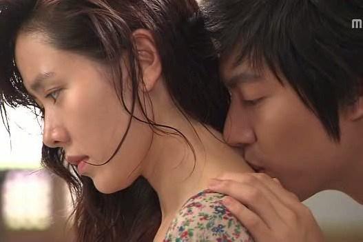 Quyết lấy chồng góa vợ, có 4 con riêng, đêm tân hôn anh thủ thỉ khiến tôi căm hận-2