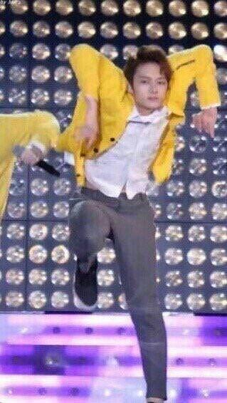 Những khoảnh khắc hài té ghế, hãi kinh dị cực hiếm của dàn Idos Kpop-2