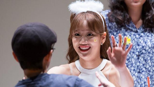 Những khoảnh khắc hài té ghế, hãi kinh dị cực hiếm của dàn Idos Kpop-4