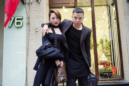 Hoàng Touliver chăm Tóc Tiên tận chân răng, chuẩn chồng người ta-1