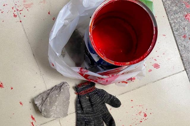 Clip: Vợ vay 4 tỷ đồng chơi đề, chồng con bị giang hồ giở trò bẩn thỉu-5