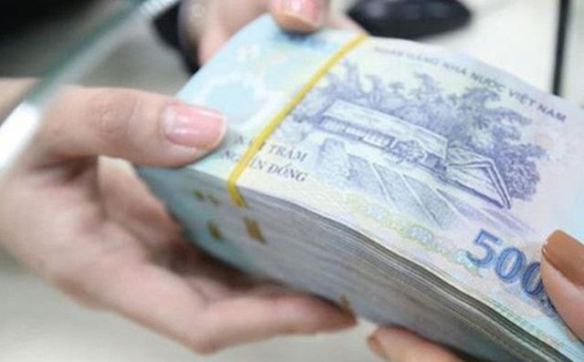 Nhờ xin làm Vụ phó, nữ đại gia chi gần 28 tỉ đồng, tặng cả xe camry-1