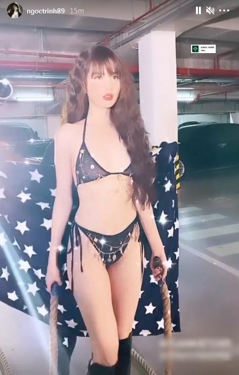Ngọc Trinh diện bikini tí hon đu trend kéo xế hộp ngầu hơn Sĩ Thanh-3