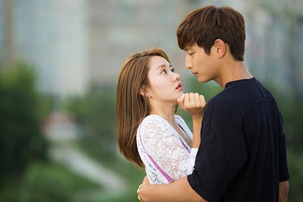 Nam sinh chi 25 triệu thuê bạn gái nhưng có hành động khiếm nhã và cái kết-1