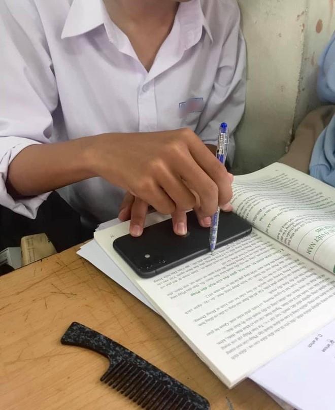 Loạt ảnh bá đạo khi thầy cô giáo đua nhau bắt trend trào lưu thước kẻ-3