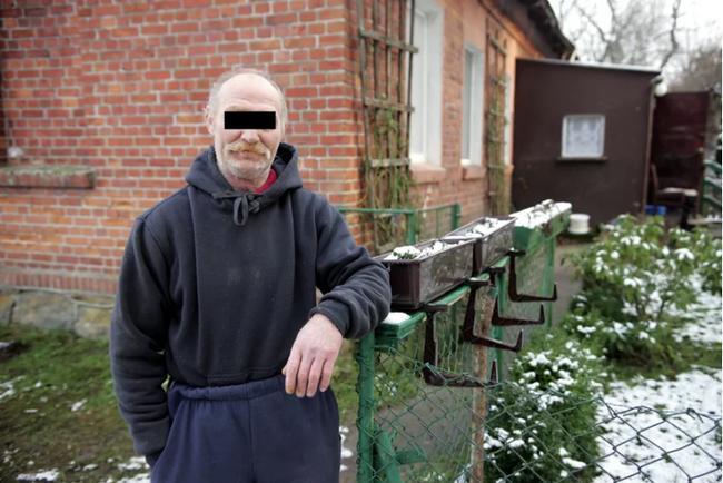 Chồng ác quỷ nhốt vợ suốt 2 năm cho thiên hạ cưỡng hiếp... thu tiền-2