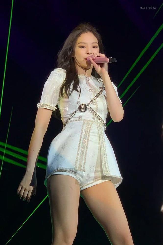 Nhan sắc và body cực chuẩn của BLACKPINK Jennie trong loạt ảnh không chỉnh sửa-8