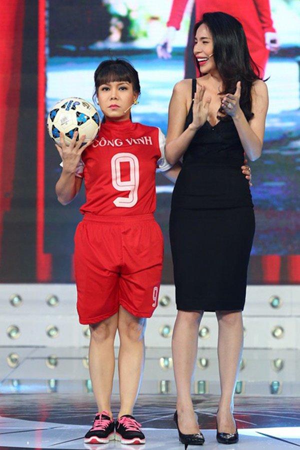 Những lần Việt Hương bị người khổng lồ dìm chiều cao thê thảm-9