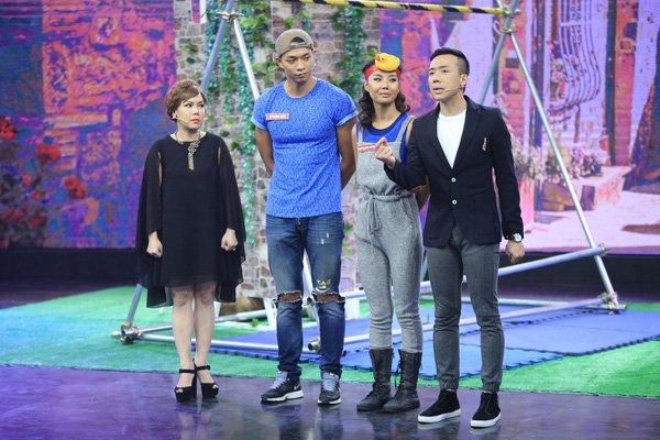 Những lần Việt Hương bị người khổng lồ dìm chiều cao thê thảm-13