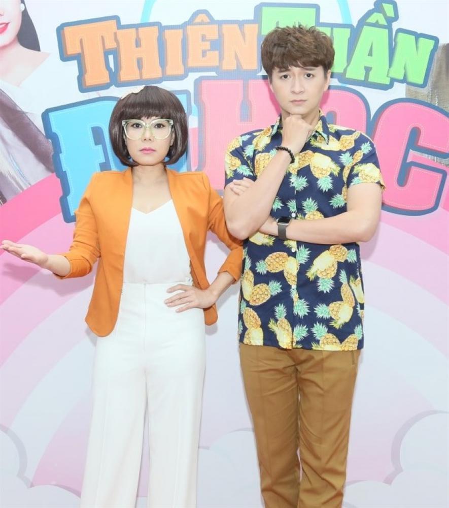 Những lần Việt Hương bị người khổng lồ dìm chiều cao thê thảm-12