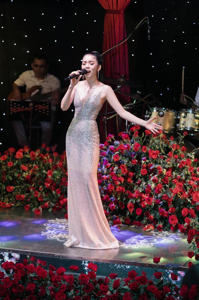 Lệ Quyên bị tóm gọn khoảnh khắc tình tứ bên trai trẻ Lâm Bảo Châu-1