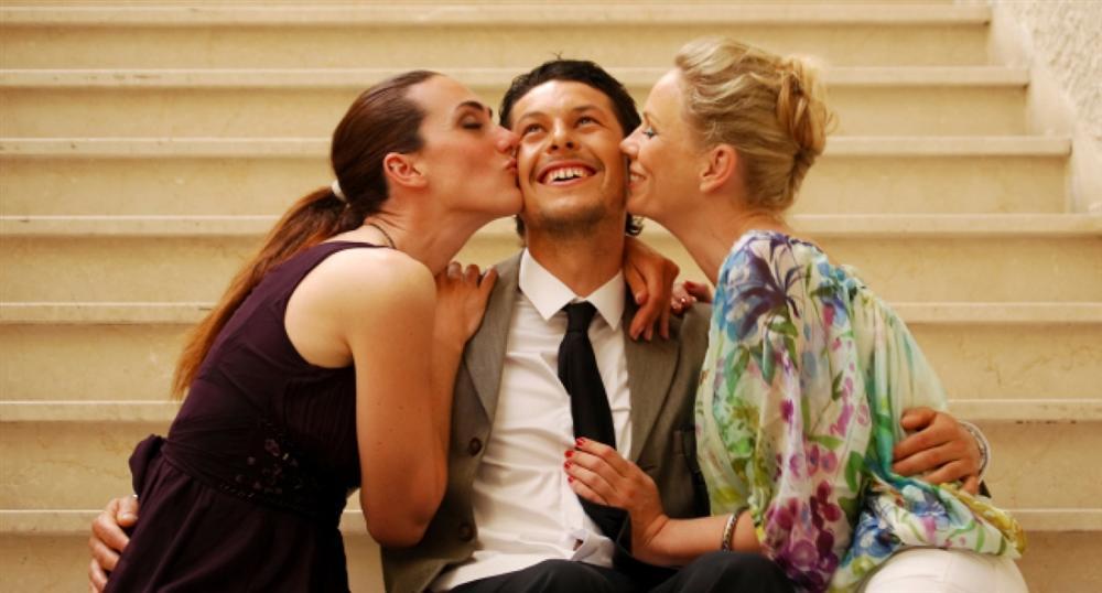 Làm gì khi có tình cảm với hai người cùng một lúc?-1