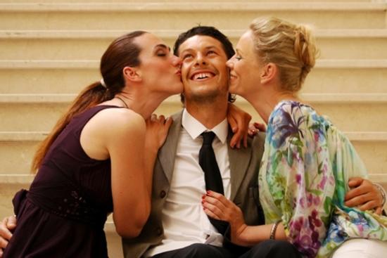 Làm gì khi có tình cảm với hai người cùng một lúc?