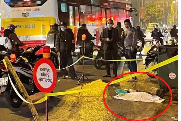 Thai nhi vứt cạnh thùng rác bị ô tô cán qua ở Hà Nội: Có ai đó nạo thai rồi vứt bỏ-2