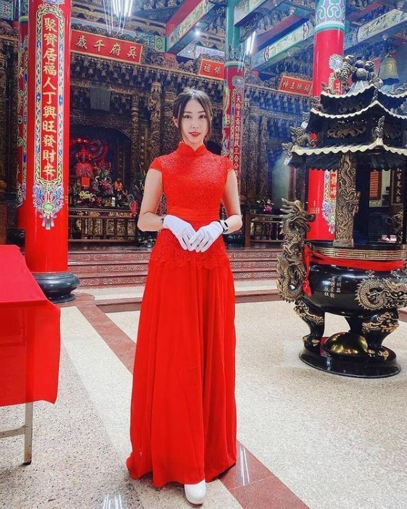 Mặc bikini đứng bán ổi bất chấp cái lạnh 9 độ C, hotgirl đốt mắt người đi đường-4