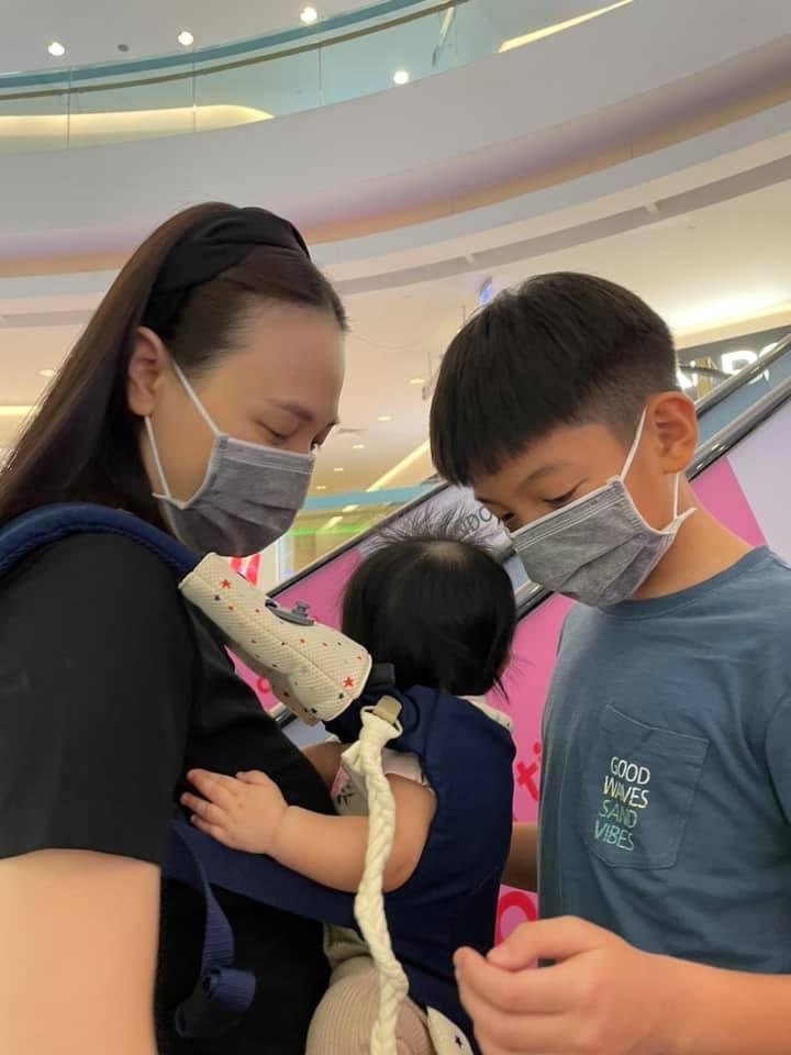 Đàm Thu Trang đã chịu khoe ảnh rõ mặt con gái-4