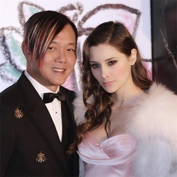 Bất ngờ cuộc sống hiện tại của cặp chồng tỷ phú xấu trai lấy vợ siêu mẫu-4