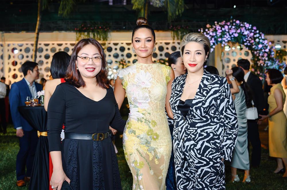 Cái kết cho Pha Lê khi liều mình đọ sắc hoa hậu HHen Niê-1