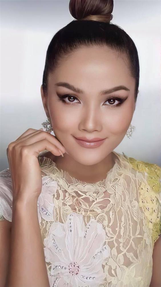 Cái kết cho Pha Lê khi liều mình đọ sắc hoa hậu HHen Niê-7