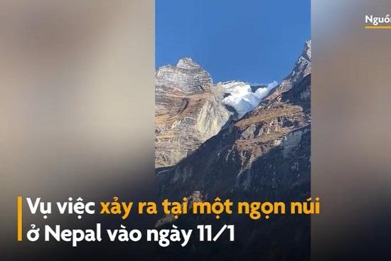 Tuyết lở từ đỉnh núi ở Nepal
