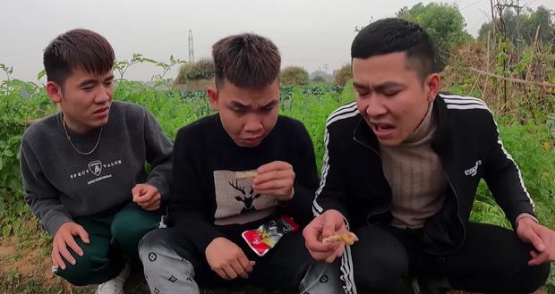 Con trai bà Tân Vlog bức xúc, cạch mặt 2 thanh niên thích ăn trực nhà mình-4