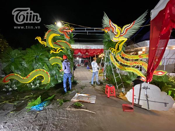 Cổng cưới long phụng sum vầy siêu to khổng lồ của cặp đôi miền Tây gây sốt mạng xã hội-4
