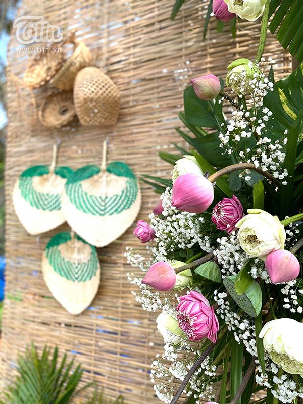 Cổng cưới long phụng sum vầy siêu to khổng lồ của cặp đôi miền Tây gây sốt mạng xã hội-5