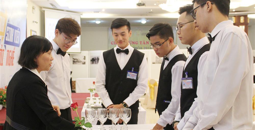 Tuyển sinh ngành Quản trị khách sạn dành cho mọi trình độ, mọi đối tượng-2
