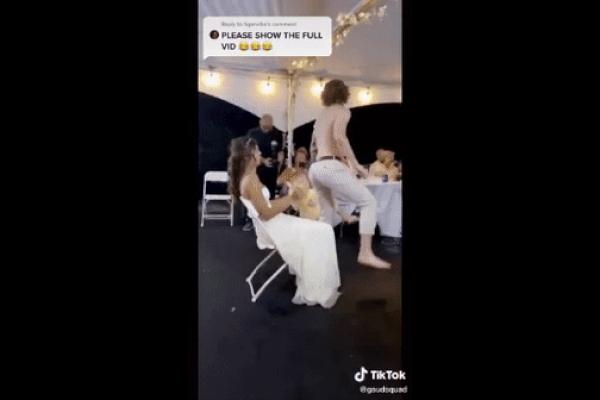 Đang nhún nhảy vui vẻ, cô dâu giận tím người vì bị chú rể tung cước vào mặt