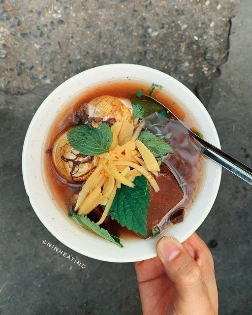 Xì xụp bát tiết nóng hổi thổi bay cái lạnh Hà Nội tại 4 quán không tên nhưng ‘có võ’-2