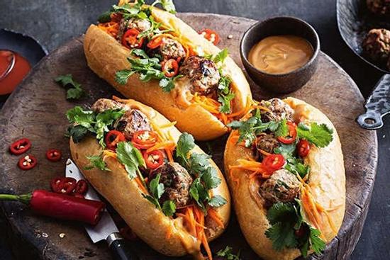 Dù thích bánh mì thế nào thì những người này cũng nên hạn chế ăn