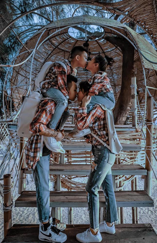 Vợ chồng Minh Nhựa gây tranh cãi để con diễn cảnh nóng giống bố mẹ-1