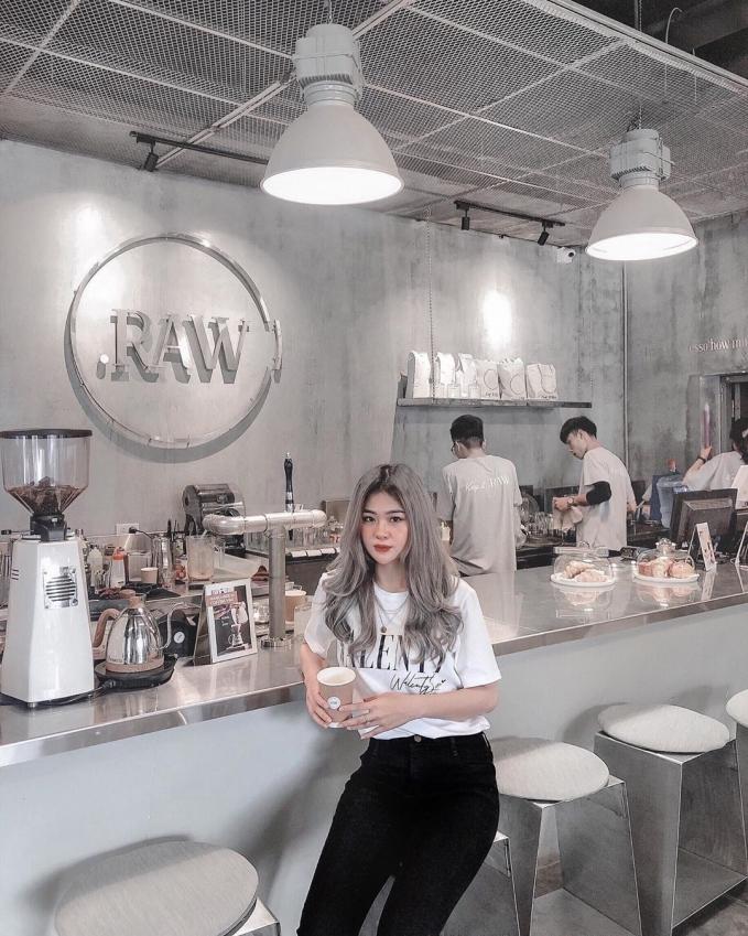 Đi đu đưa ngay những quán cafe tone xám ở Hà Nội có ảnh đẹp như studio-3