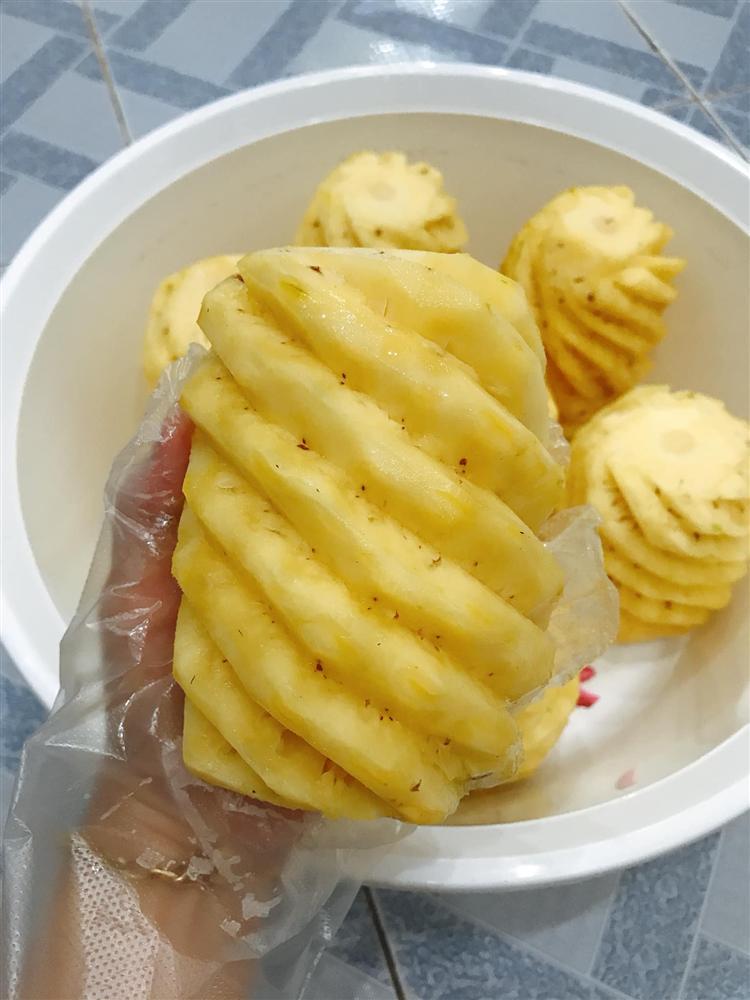 Tết này học 9X làm dứa sấy muối ớt lạ miệng, đảm bảo cả nhà vừa ăn đã mê-2