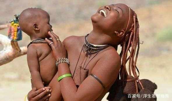 Nơi phụ nữ từ chối mặc quần áo, suốt đời bôi bùn đỏ, đàn ông khó sống qua tuổi 15-3